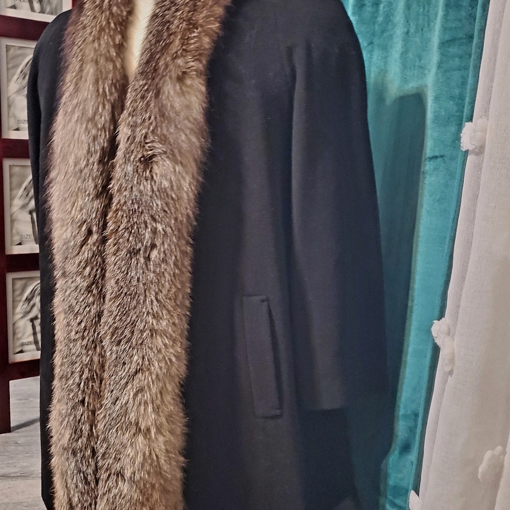 Winter coat - Picture 2 of 3